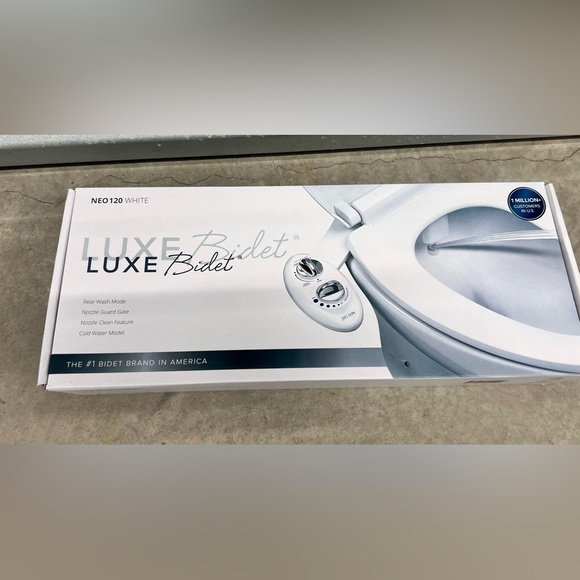 LUXE Bidet NEO 120 Fresh Water Non-Electric Bidet Attachment for Toilet Seat NWT - Picture 1 of 9